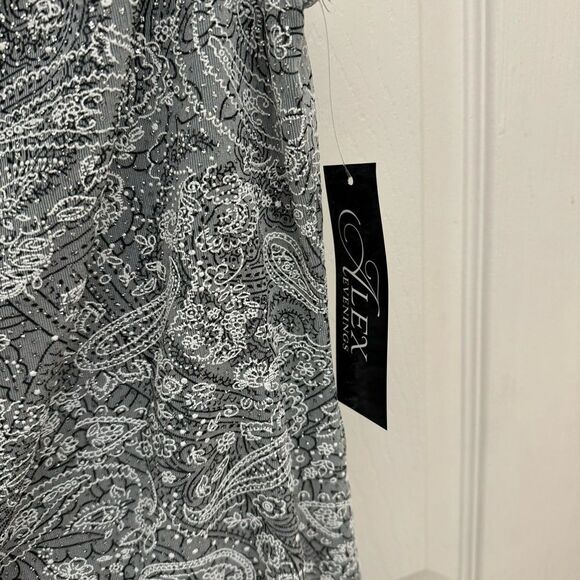 NWT Alex Evenings Women’s Shell Shirt Size XL Silver Sparkly Paisley Floral - Picture 4 of 5